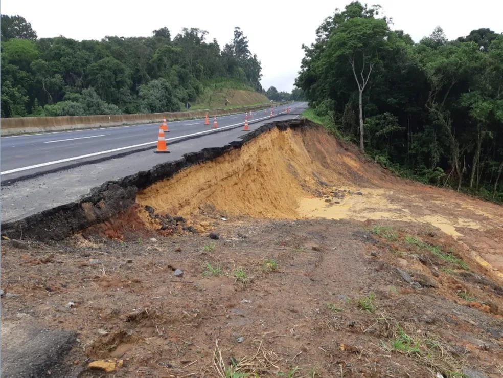 Veja quais estradas do Paraná estão com bloqueios nesta sexta (24)
