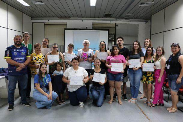 Curso de corte e costura capacita 20 alunos em Santa Helena