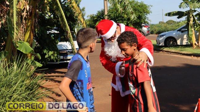 Lions Clube de SH promove ação para crianças com presença do Papai Noel