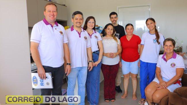 Lions Clube e UTFPR entregam computador à estudante de Santa Helena