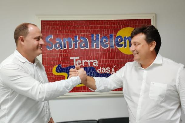 Zado transmite cargo e Dinho Maraskin é prefeito de Santa Helena pela 3ª vez
