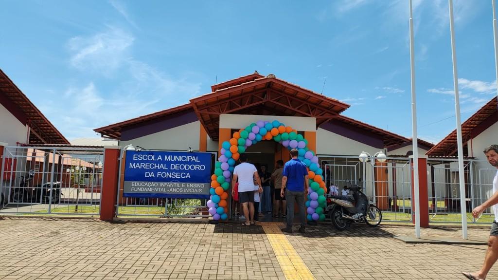 Ano letivo começou com escola nova em Santa Helena