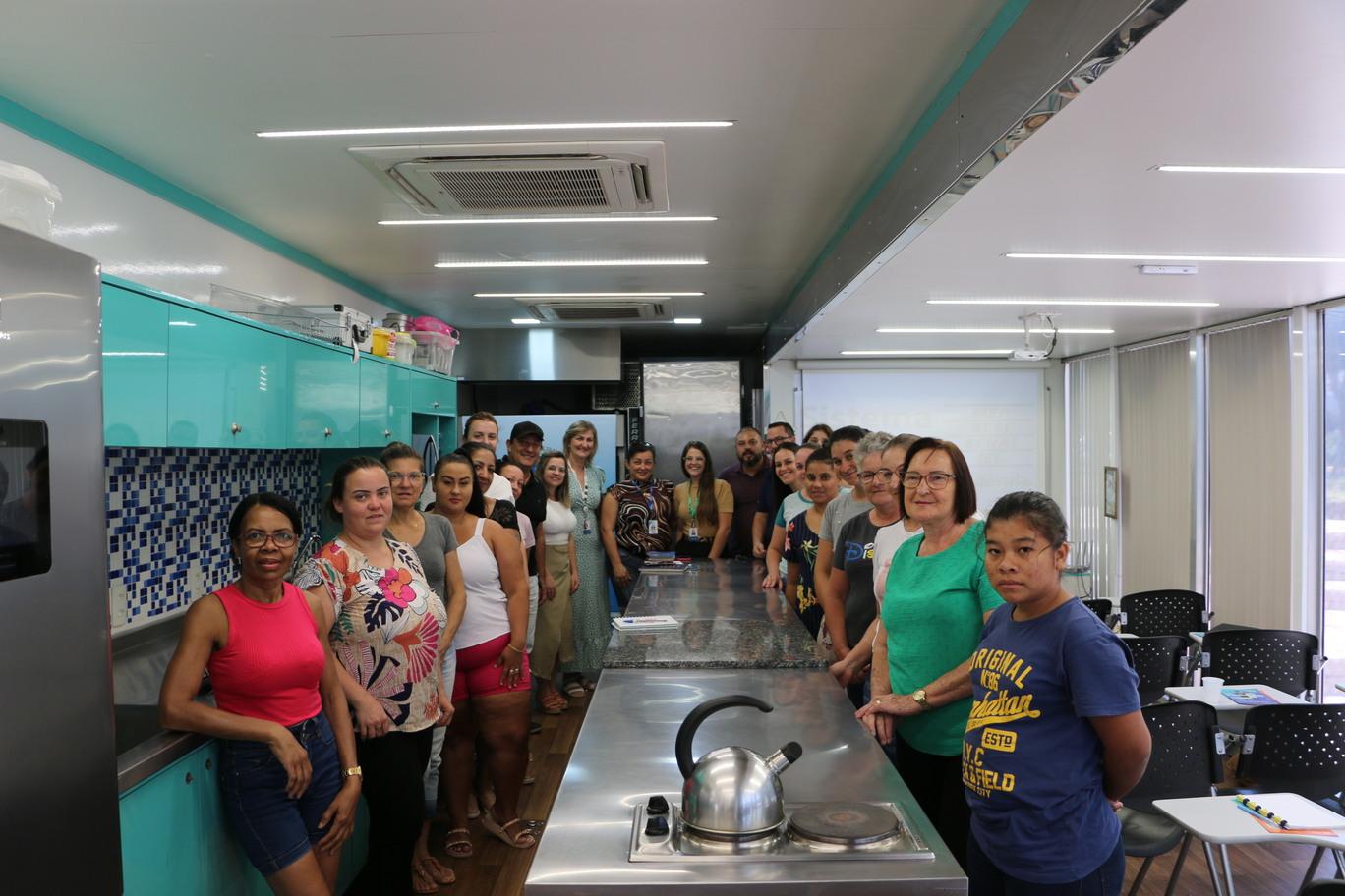 Cursos gratuitos de Técnicas em Chocolateria e Elaboração de Doces e Tortas iniciam em Santa Helena