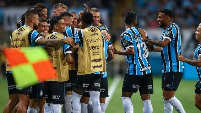 Inter perde para o Guarany; Grêmio vence e assume liderança do Gauchão
