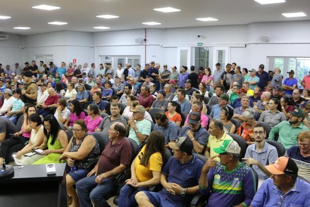 Agricultores realizam reunião após possíveis medições para áreas indígenas