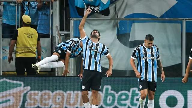 Grêmio vence e vai à final do Gauchão; Presidente do Inter promete cobranças