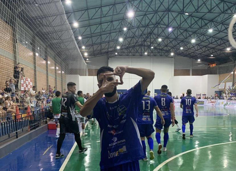 Santa Helena Futsal goleia na estreia da Série Prata 2024 com pintura de Gui Lobo
