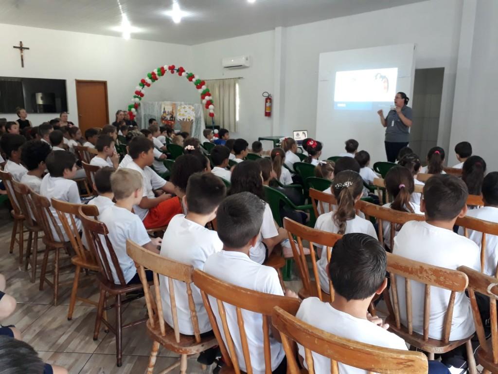 Trabalho a campo e interação com escolas são estratégias para parar dengue em SH