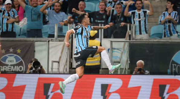 Grêmio vence a segunda seguida; Inter perde para o Athletico