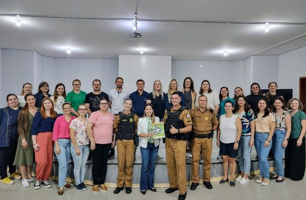 Secretaria Municipal de Educação realiza reunião para alinhar ações do Proerd
