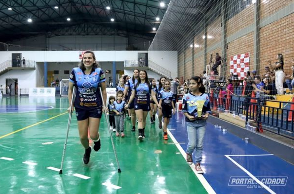 Handebol Feminino recebe homenagem do SH Futsal pela conquista dos JAP'S