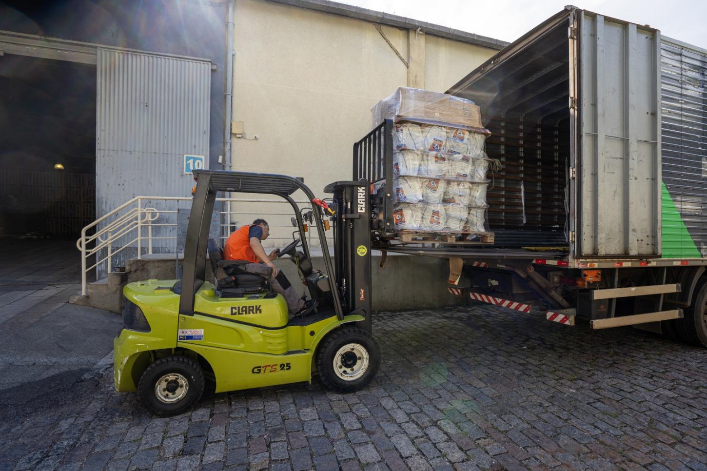 Paraná envia ajuda humanitária a vítimas das enchentes em Minas Gerais