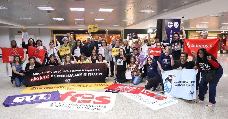 Sindicatos lançam manifesto em defesa dos(as) servidores(as) públicos(as) no Paraná