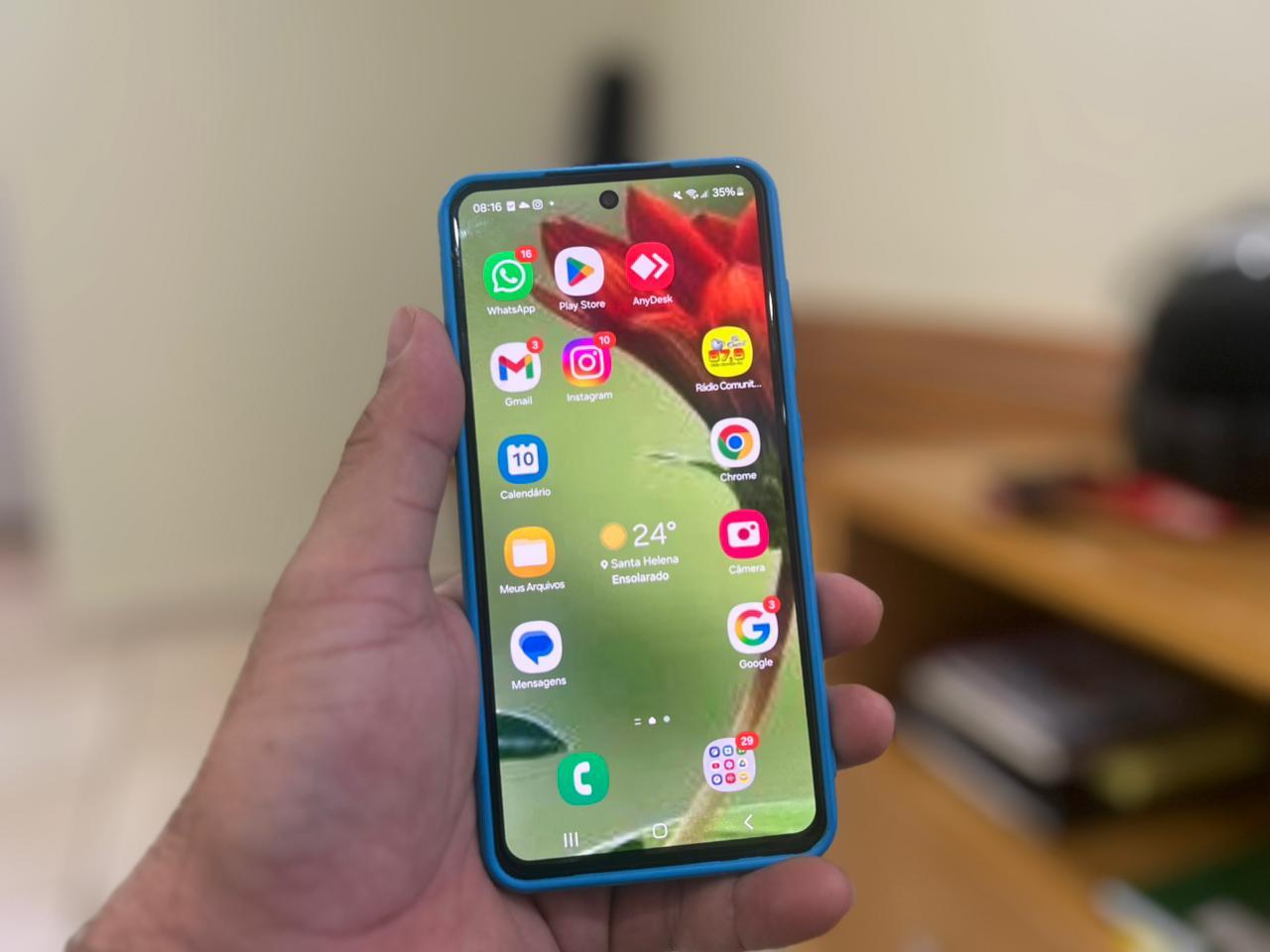 Vídeos com ameaça a mulheres são removidos e caso gera alerta para famílias de Santa Helena