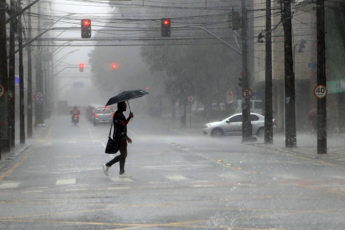 Inverno de 2026 será mais quente e chuvoso do que a média, prevê o Simepar