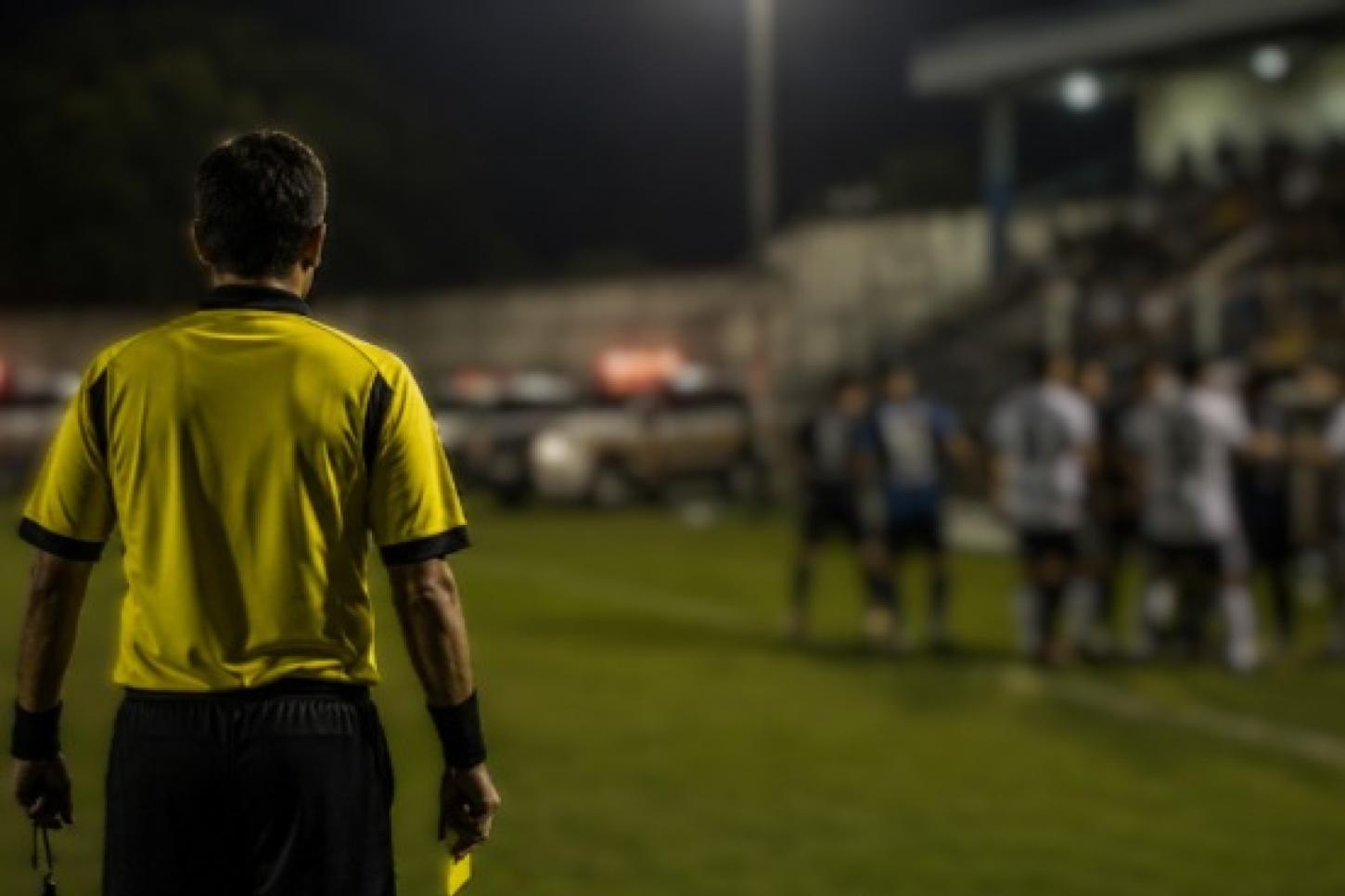 Santa Helena: Condutas antidesportivas fazem arbitragem desistir e campeonato de futebol é suspenso