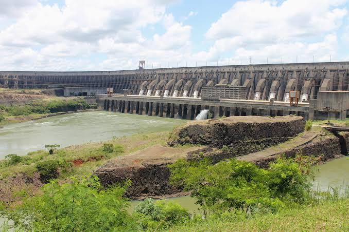 Governo altera portaria para viabilizar importação de energia do Paraguai